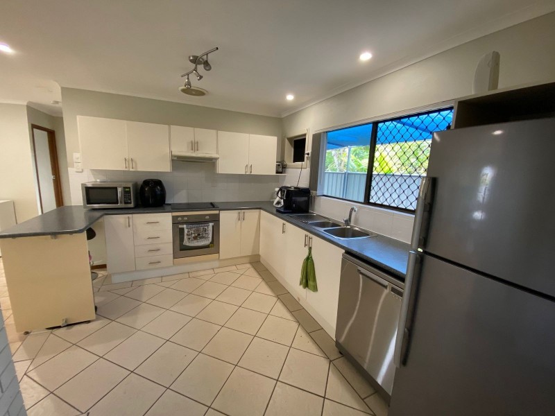 2/18 Clements Street, South Mackay QLD 4740