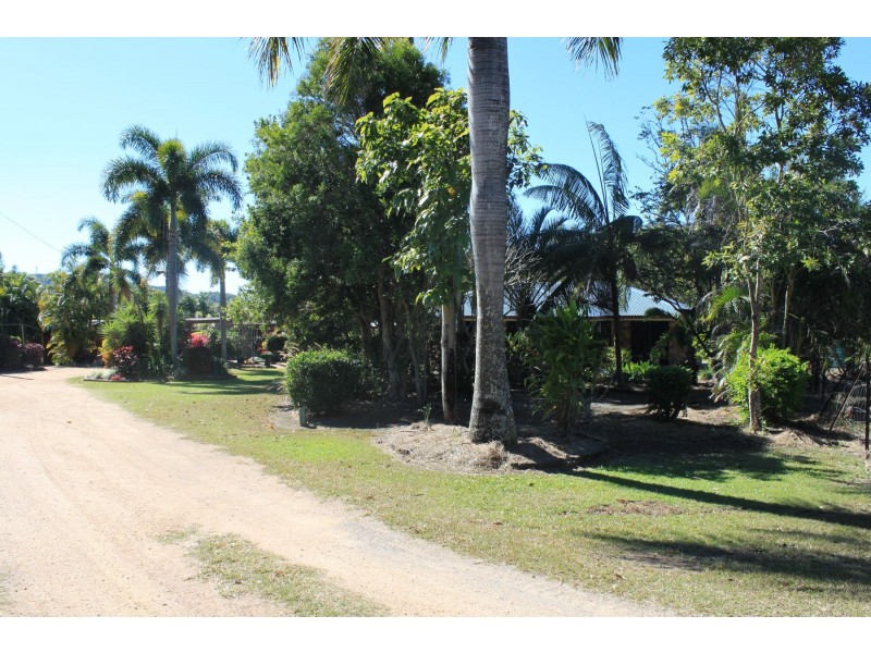 953 Sarina Beach Road, Sarina Beach QLD 4737
