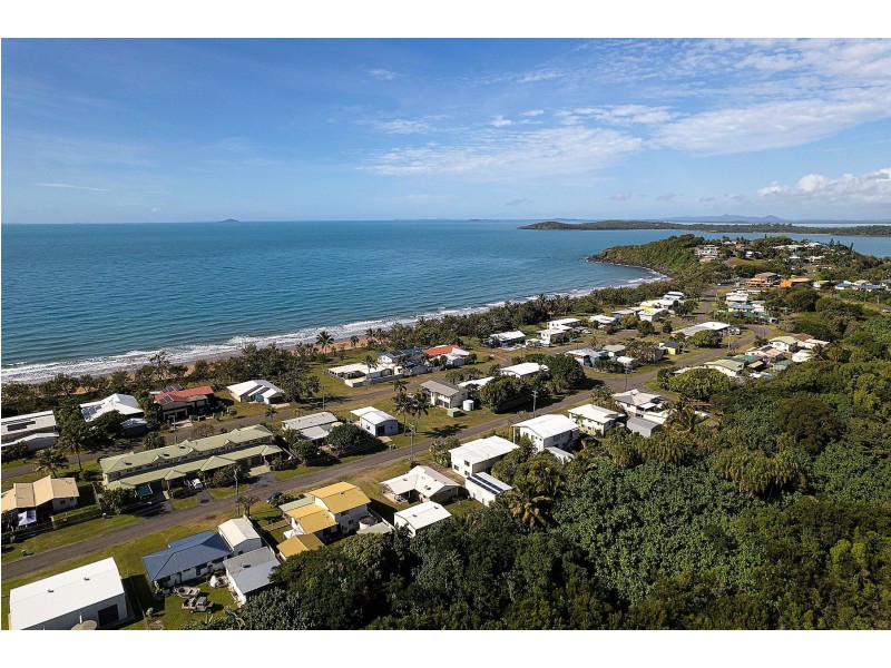 1/47 Owen Jenkins Drive, Sarina Beach QLD 4737