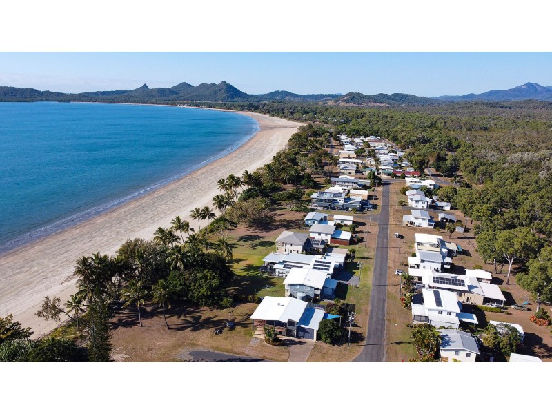 11 Redcliffe Avenue, Seaforth QLD 4741