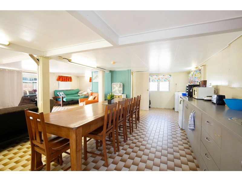 11 Redcliffe Avenue, Seaforth QLD 4741