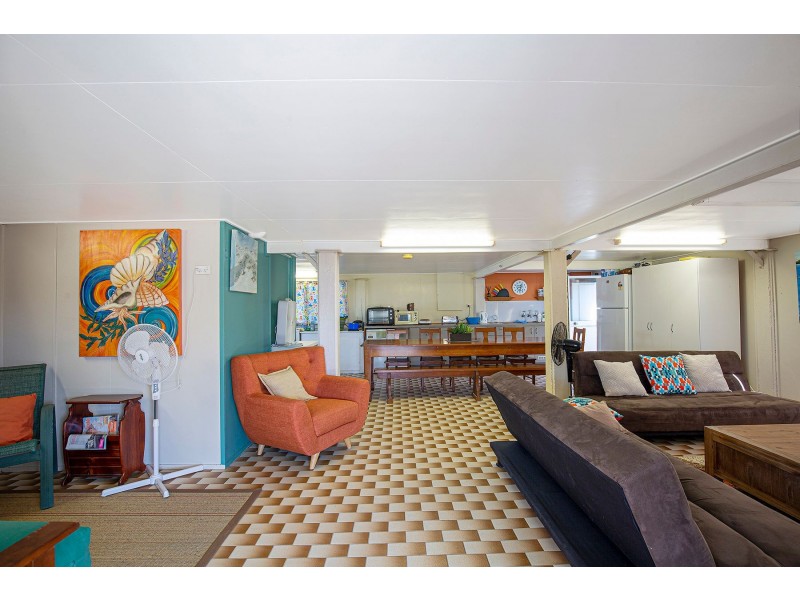 11 Redcliffe Avenue, Seaforth QLD 4741