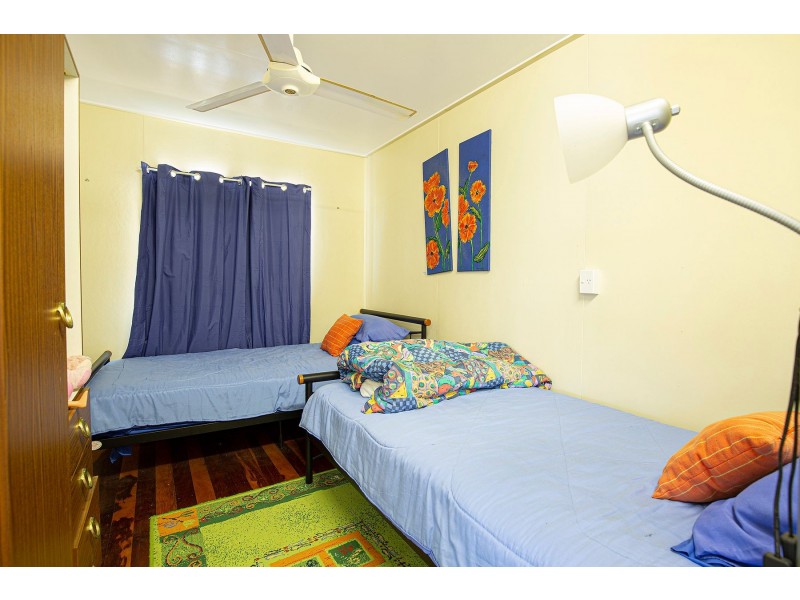 11 Redcliffe Avenue, Seaforth QLD 4741