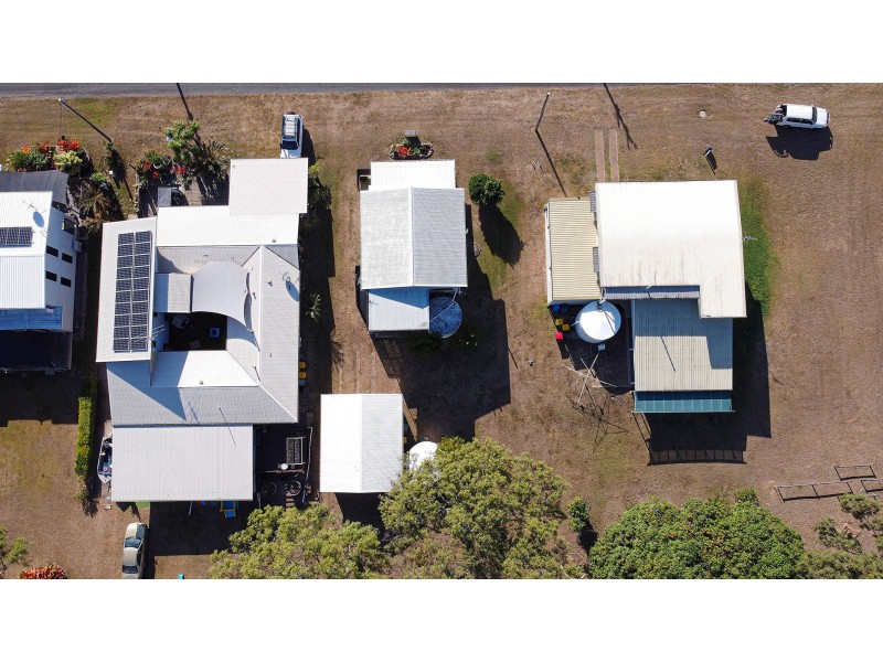 11 Redcliffe Avenue, Seaforth QLD 4741