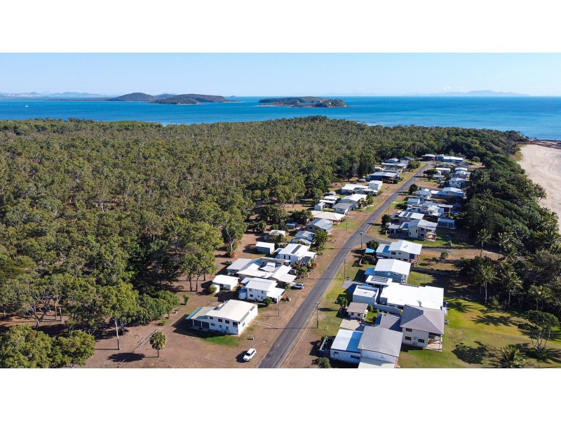 11 Redcliffe Avenue, Seaforth QLD 4741