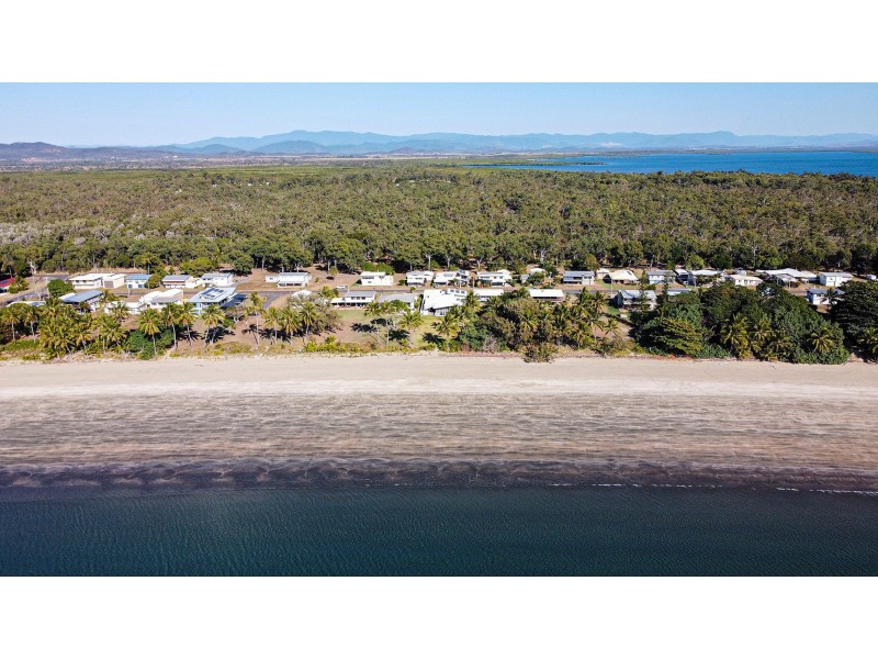 11 Redcliffe Avenue, Seaforth QLD 4741
