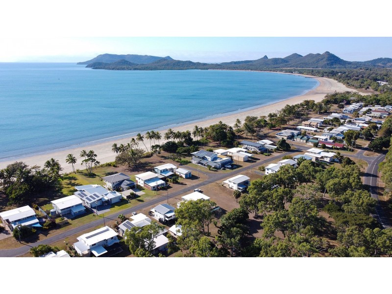 11 Redcliffe Avenue, Seaforth QLD 4741
