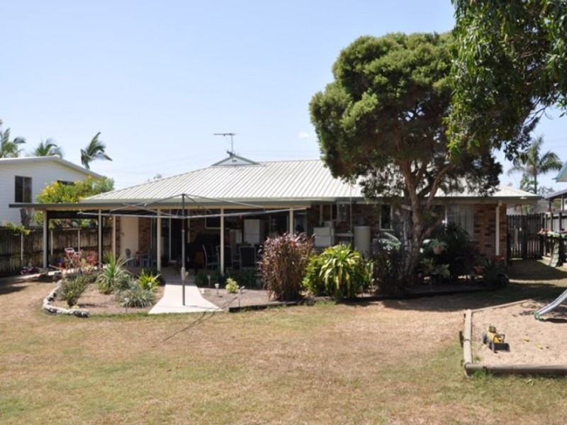 15 Lilliendal Ave, Sarina QLD 4737