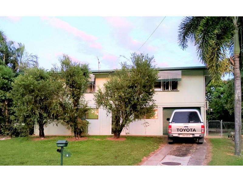 2 Goonyella Avenue, Sarina QLD 4737
