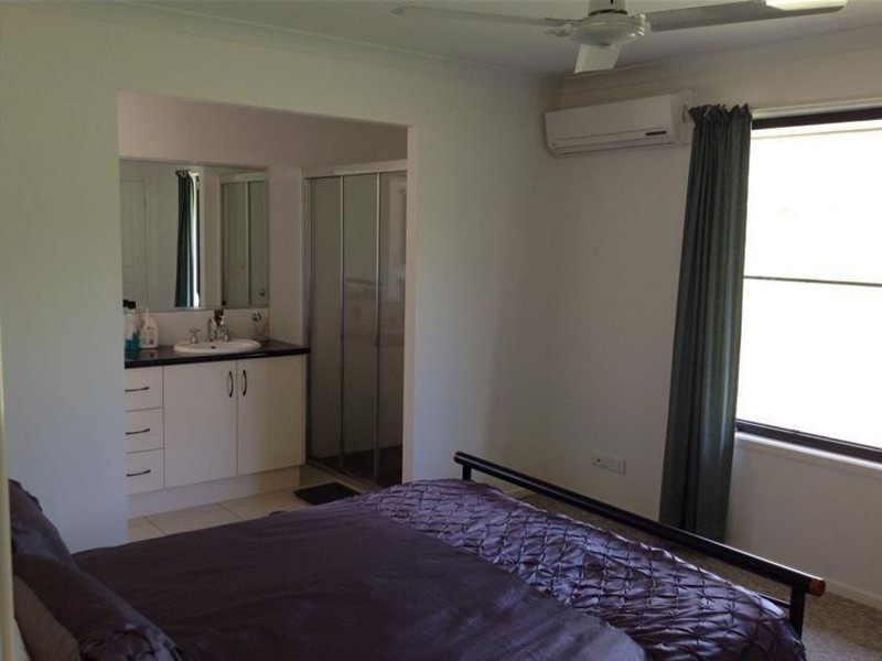 20 Donald Place, Armstrong Beach QLD 4737