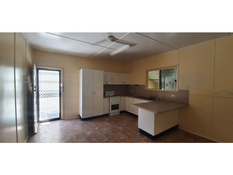 30 Place Avenue, Sarina QLD 4737