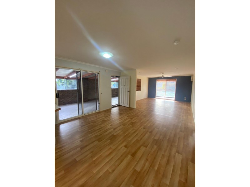 6 Scott Court, Bucasia QLD 4750