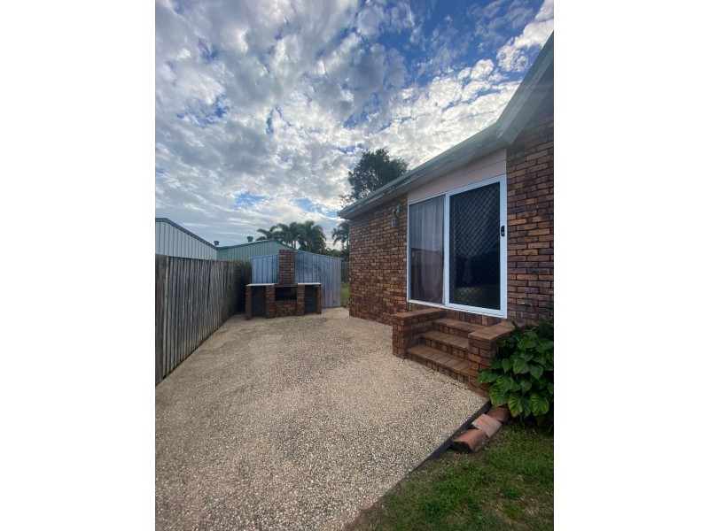 6 Scott Court, Bucasia QLD 4750