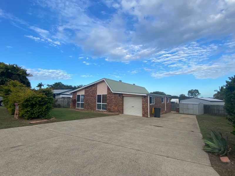 6 Scott Court, Bucasia QLD 4750
