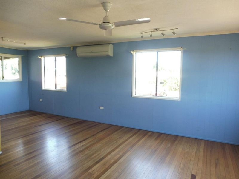 8 Alexandria Road, Alexandra QLD 4740