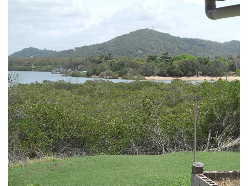 13 Hackett Court, Campwin Beach QLD 4737