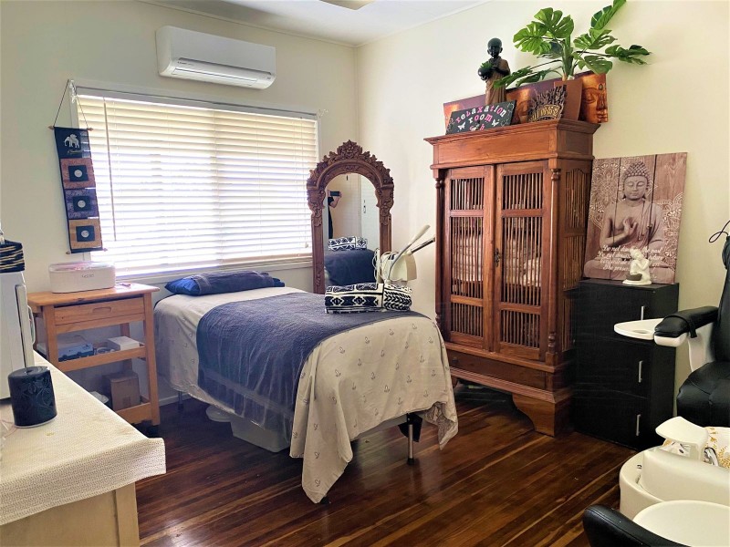 6 Ware Avenue, Sarina QLD 4737