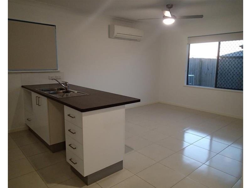 1/1 Hook Court, Sarina QLD 4737