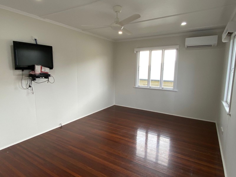 18 Holmes Avenue, Sarina QLD 4737