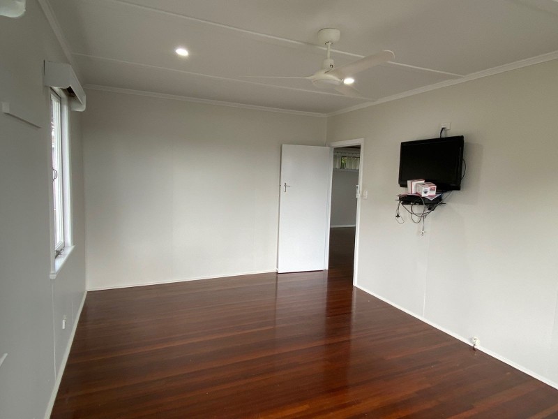 18 Holmes Avenue, Sarina QLD 4737