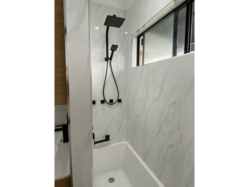 18 Holmes Avenue, Sarina QLD 4737