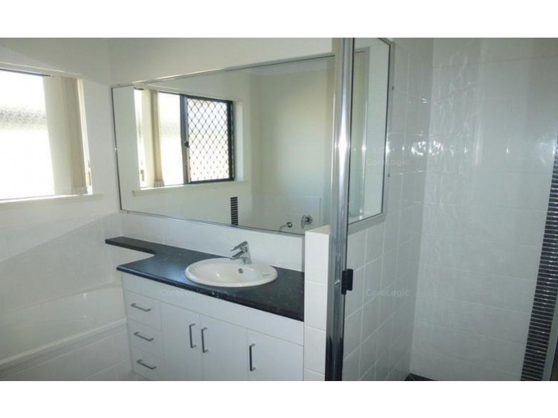15 Ruddell Close, Marian QLD 4753