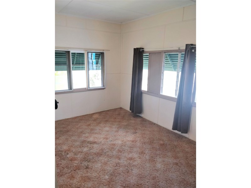 16 Old Bruce Highway, Carmila QLD 4739