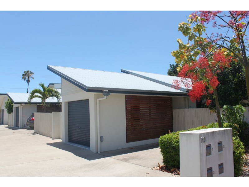 2/10 Coolum Court, Blacks Beach QLD 4740