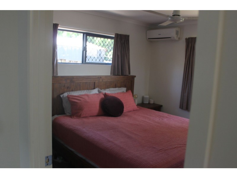 2/10 Coolum Court, Blacks Beach QLD 4740