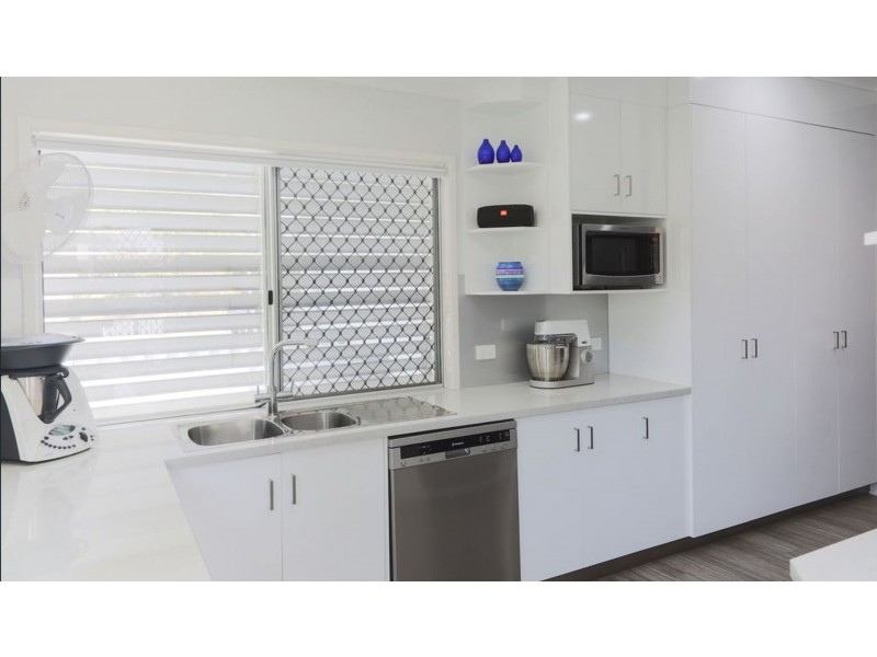 10 De Castella Drive, Moranbah QLD 4744