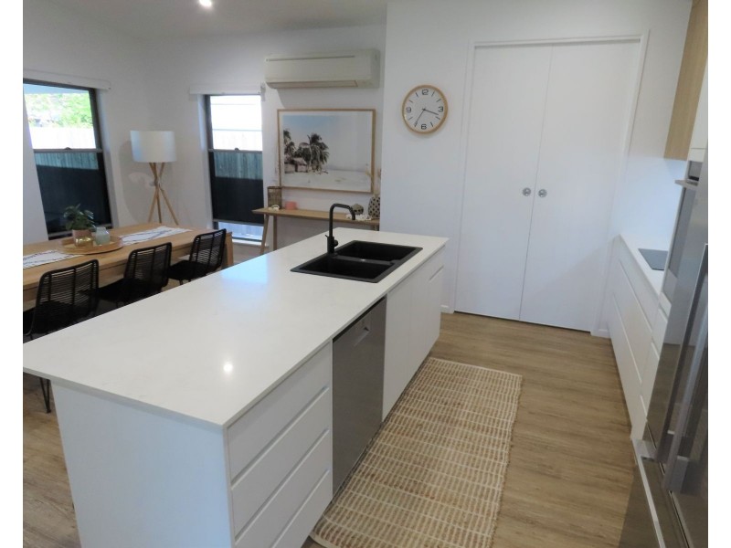 5 Walters Avenue, Bucasia QLD 4750