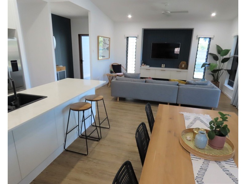 5 Walters Avenue, Bucasia QLD 4750