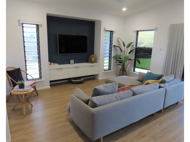 5 Walters Avenue, Bucasia QLD 4750