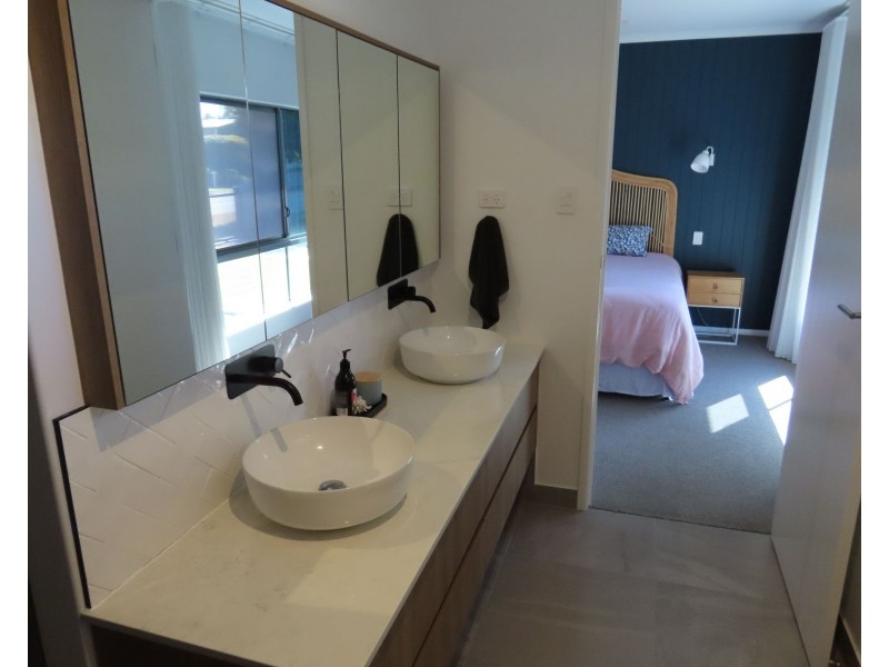5 Walters Avenue, Bucasia QLD 4750