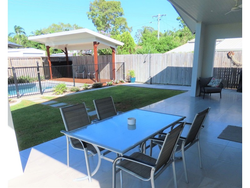 5 Walters Avenue, Bucasia QLD 4750