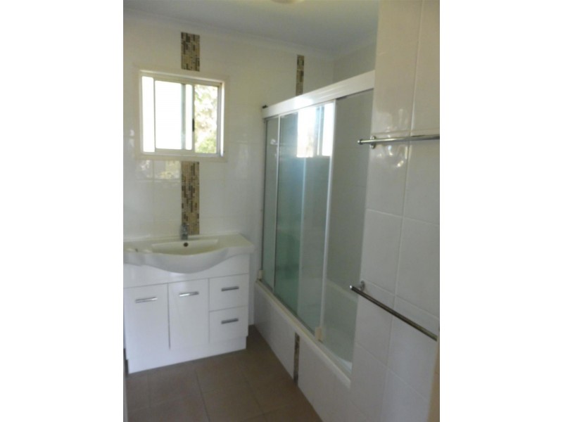 9 Les Cameron Avenue, Mount Pleasant QLD 4740