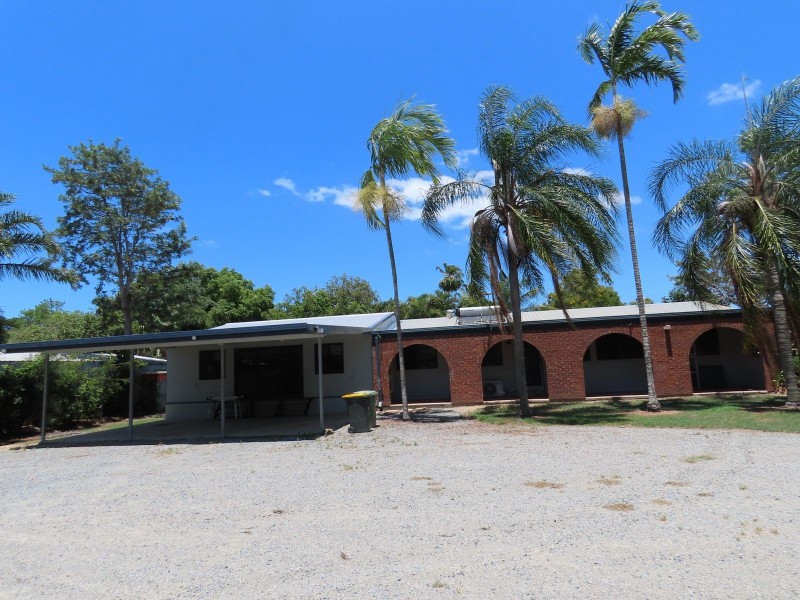 4 Pratts Road, Bakers Creek QLD 4740