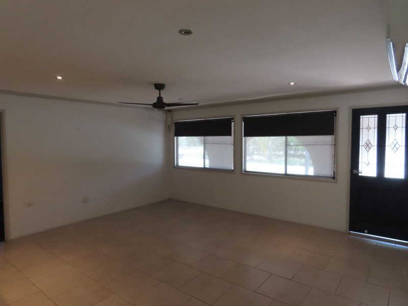 4 Pratts Road, Bakers Creek QLD 4740