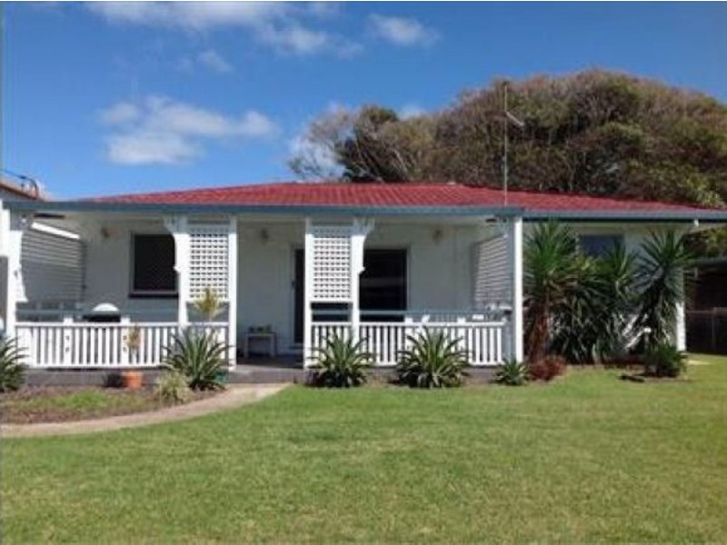 25 Poole Street, Sarina Beach QLD 4737