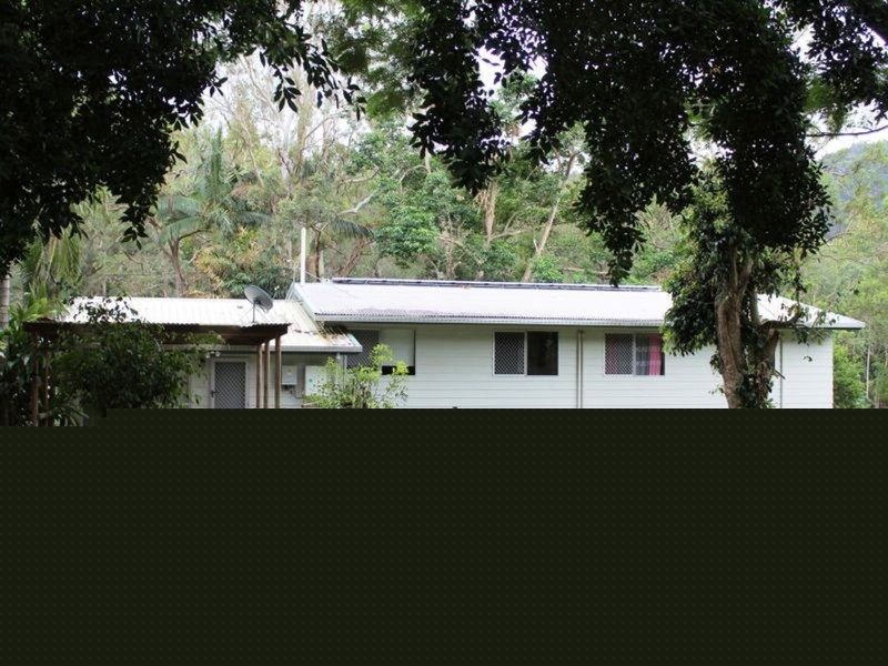 286 Middle Creek Road, Sarina QLD 4737