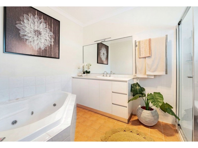 3 Sailaway Drive, Eimeo QLD 4740