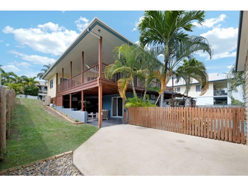 3 Sailaway Drive, Eimeo QLD 4740
