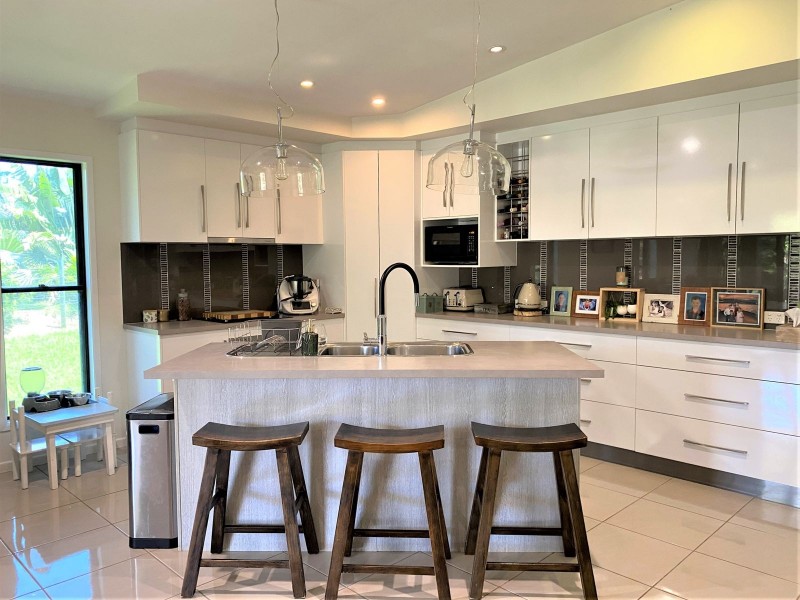 48 Panoramic Drive, Sarina QLD 4737