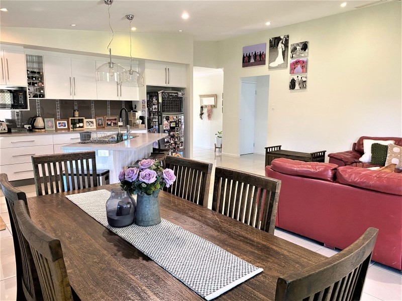48 Panoramic Drive, Sarina QLD 4737