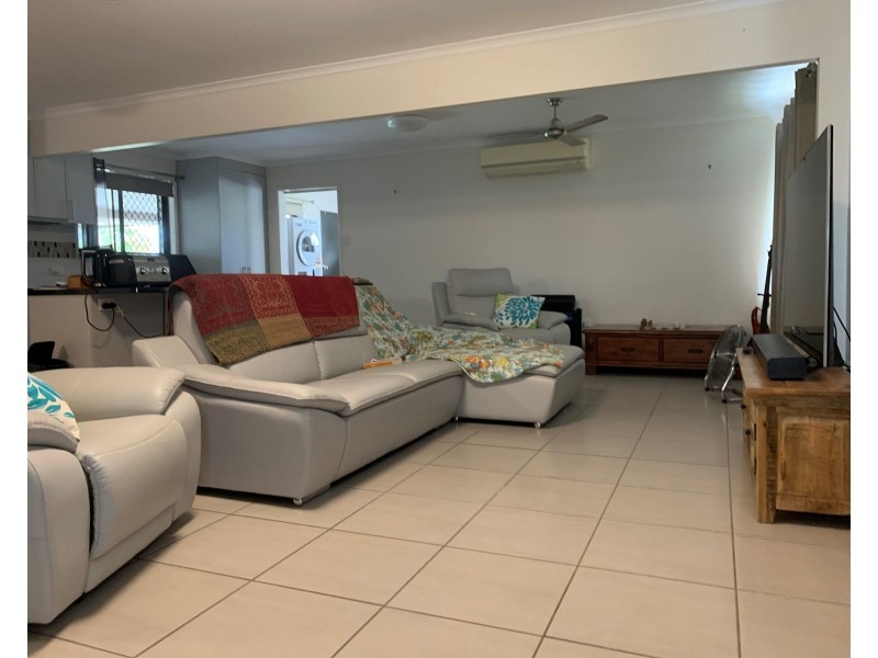 31 Downing Street, Ooralea QLD 4740