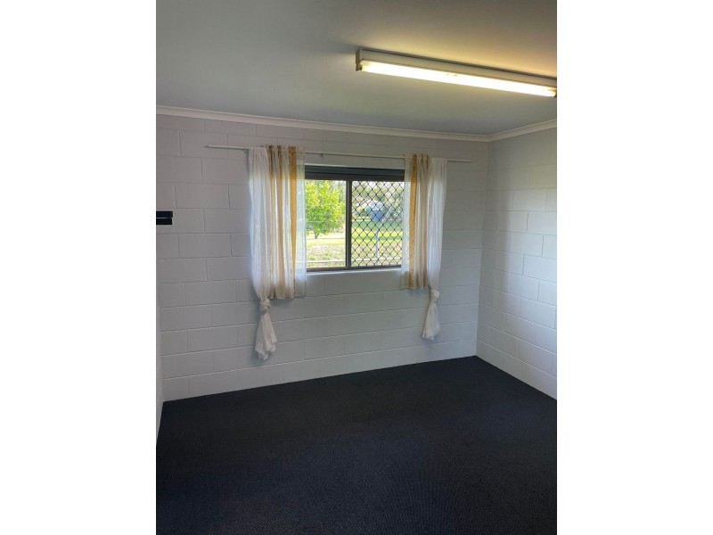 4/122 Broad Street, Sarina QLD 4737