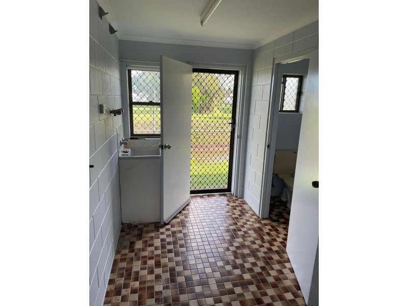 4/122 Broad Street, Sarina QLD 4737