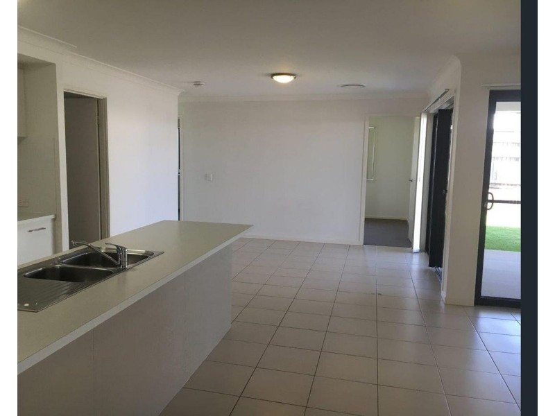 11 Parklane Crescent, Beaconsfield QLD 4740