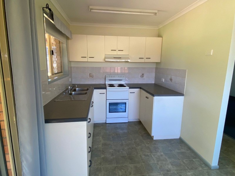 4 Abel Tasman Court, Rural View QLD 4740