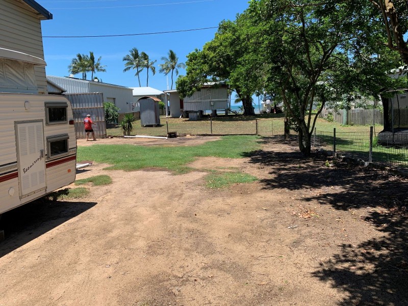 33 Evans Avenue, Seaforth QLD 4741